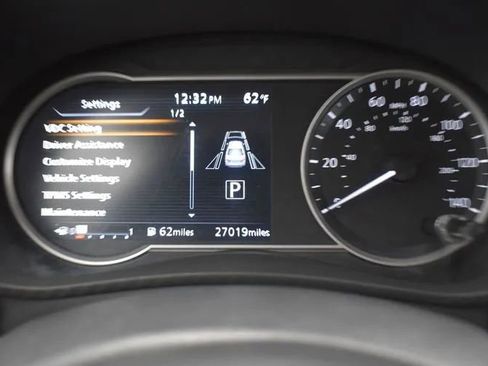 Used 2025 Nissan Versa SV FWD image 25