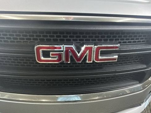Used 2015 GMC Acadia SLE FWD image 8