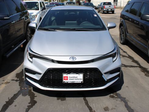 Used 2026 Toyota Corolla SE w/ SE Premium Package FWD image 4