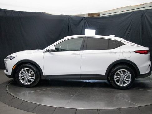 Used 2024 Buick Envista Preferred w/ Advanced Safety Package image 9