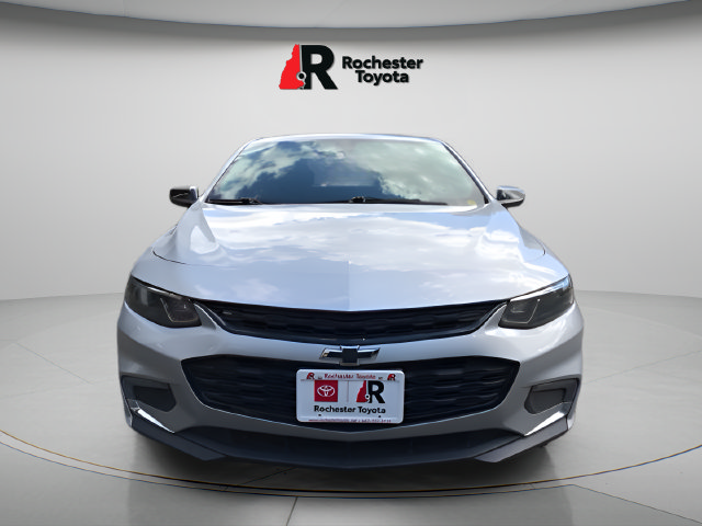 Used 2018 Chevrolet Malibu LT w/ Redline Edition FWD image 2