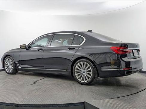 Used 2017 BMW 740i RWD image 6