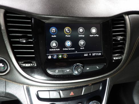 Used 2019 Chevrolet Trax LT w/ LT Convenience Package image 16