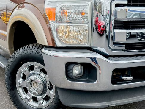 Used 2012 Ford F250 Lariat w/ Chrome Pkg image 3