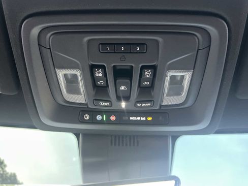 Used 2024 GMC Sierra 1500 AT4 w/ Technology Package image 15