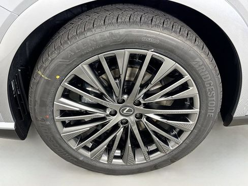 New 2026 Lexus RX 450h AWD image 23