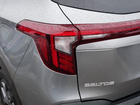 Certified 2024 Kia Seltos S image 17