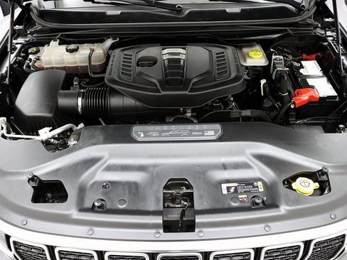 Used 2024 Jeep Wagoneer Series III image 32