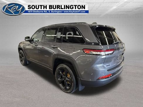 Used 2024 Jeep Grand Cherokee Altitude AWD/4WD image 5