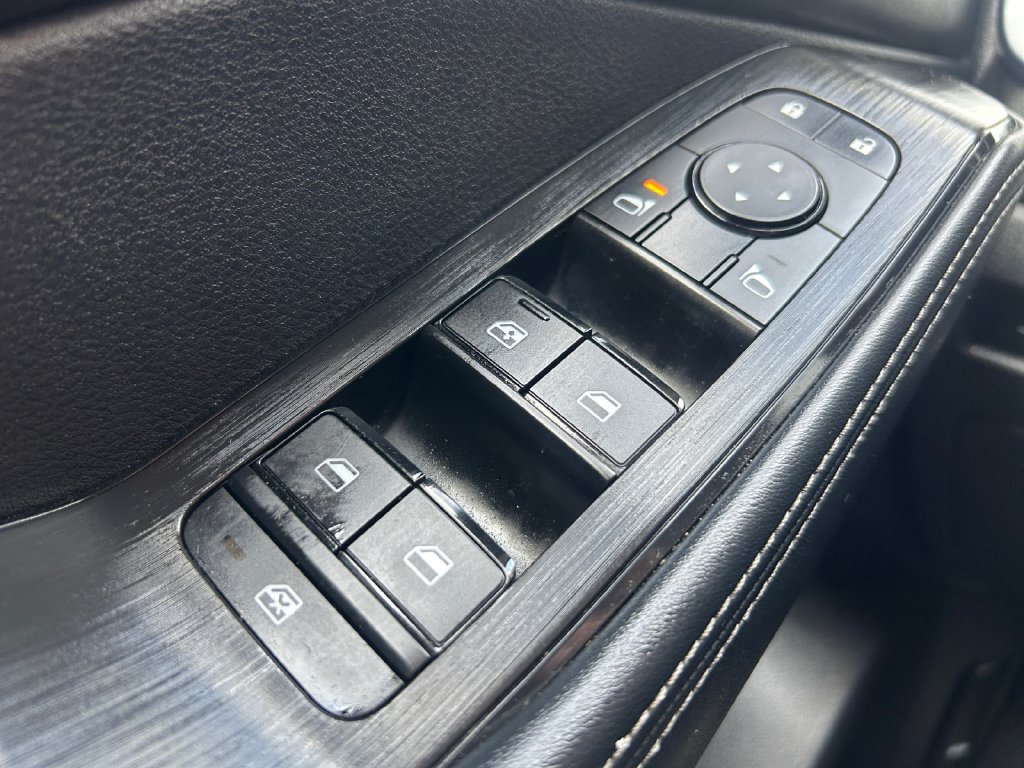 Used 2025 Nissan Rogue SV FWD image 5