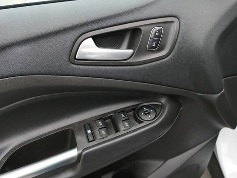 Used 2017 Ford Escape SE image 14