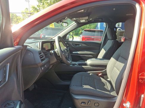 New 2025 Chevrolet Traverse LT w/ Driver Confidence Package image 14