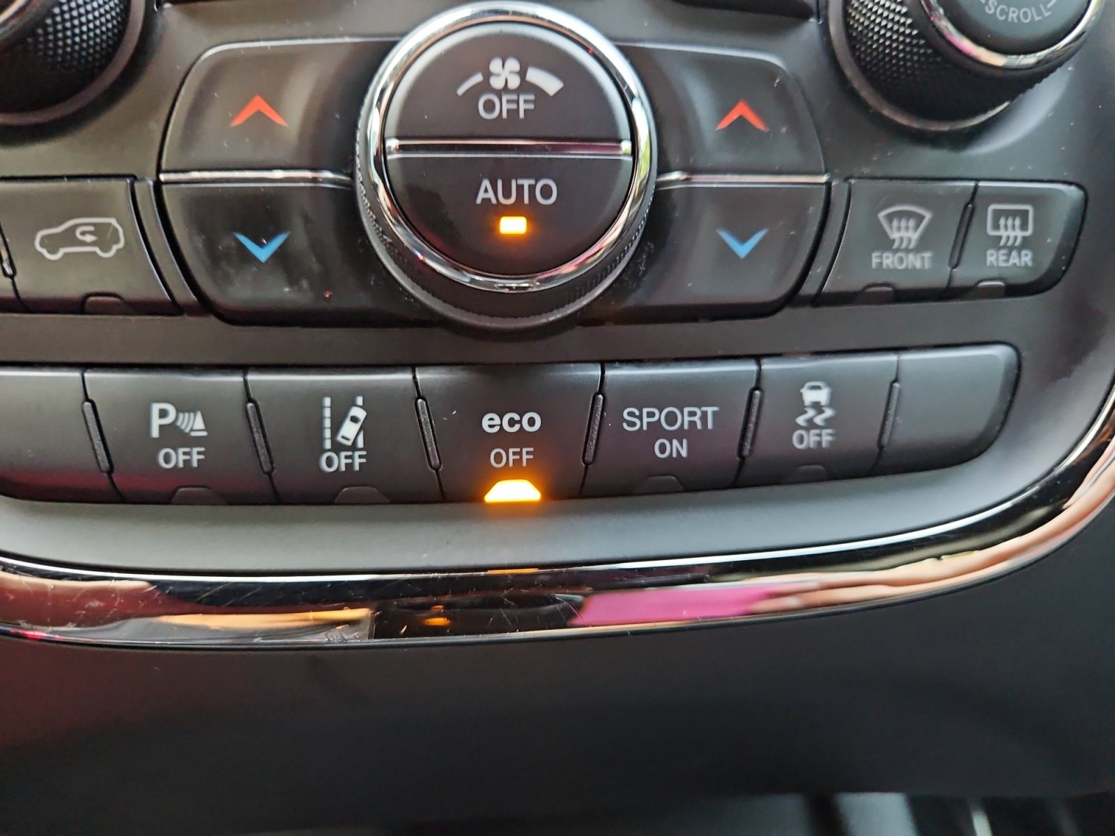 Used 2018 Dodge Durango R/T w/ Technology Group AWD/4WD image 27