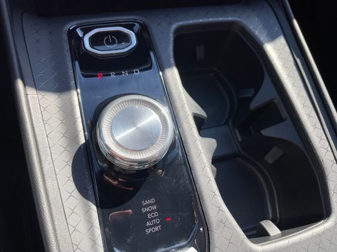 Used 2025 Jeep Wagoneer S Limited image 23