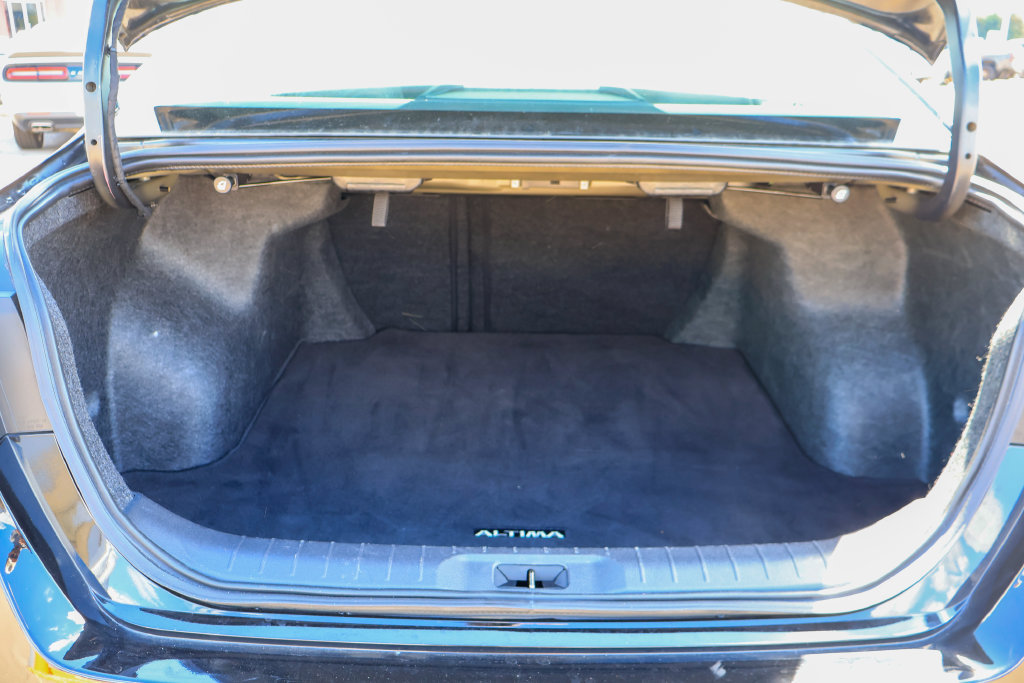 Used 2025 Nissan Altima 2.5 SV FWD image 25
