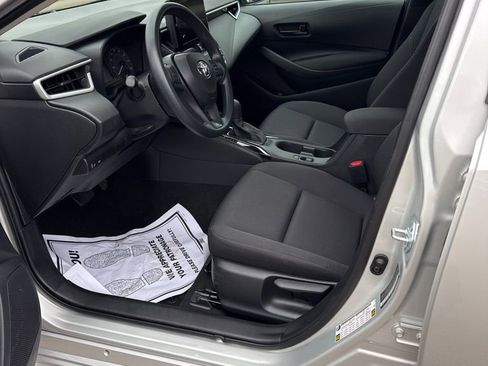 Used 2025 Toyota Corolla LE image 7