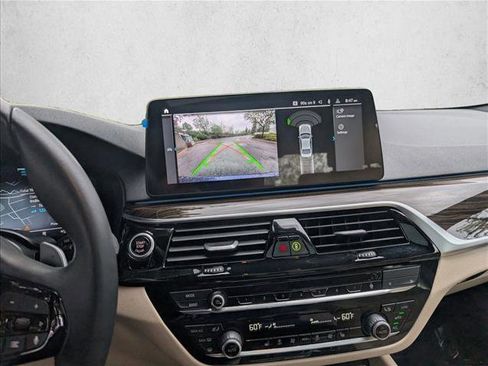 Certified 2023 BMW 530e w/ Convenience Package RWD image 18