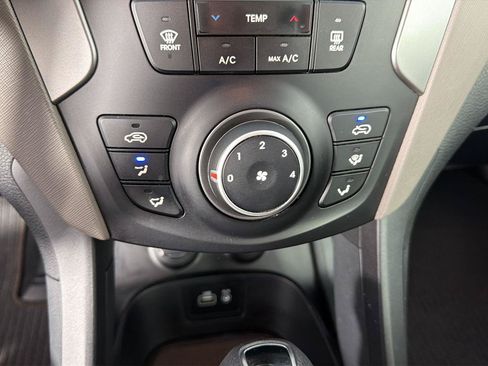 Used 2018 Hyundai Santa Fe Sport AWD/4WD image 29