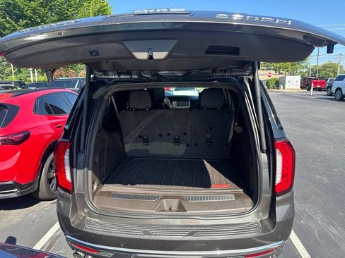 Used 2021 GMC Yukon XL Denali w/ Denali Premium Package AWD/4WD image 16