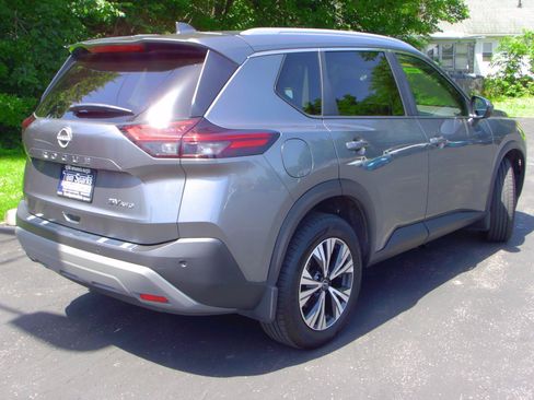 Used 2023 Nissan Rogue SV w/ SV Premium B Package AWD/4WD image 2
