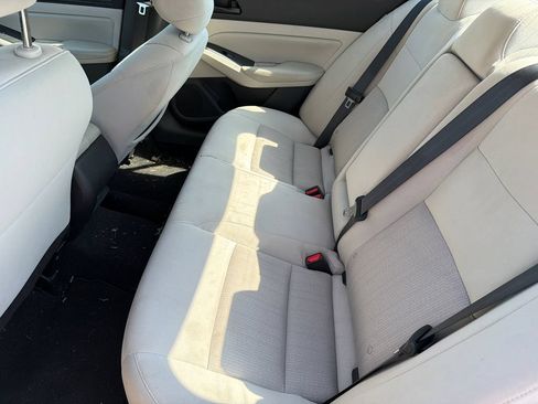 Used 2025 Nissan Altima 2.5 SV FWD image 16