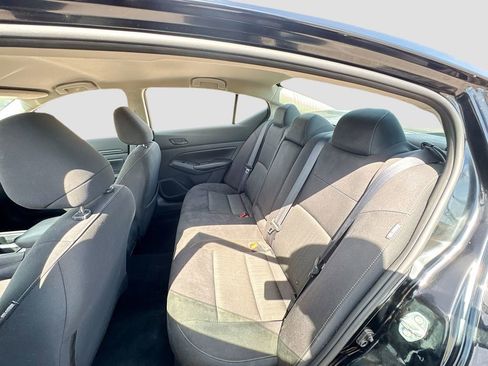 Used 2024 Nissan Altima 2.5 SV FWD image 32