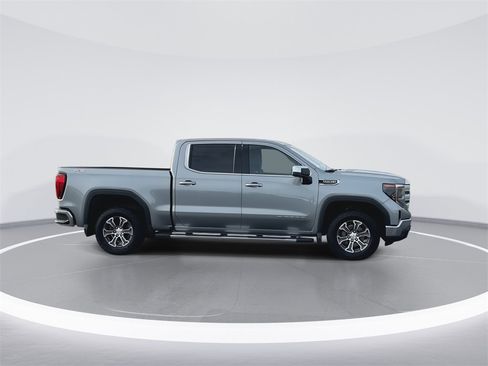 Used 2024 GMC Sierra 1500 SLE image 9