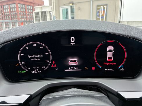 Certified 2025 Porsche Panamera image 18