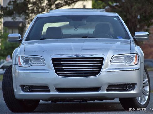 Used 2011 Chrysler 300 C w/ Sound Group RWD image 3