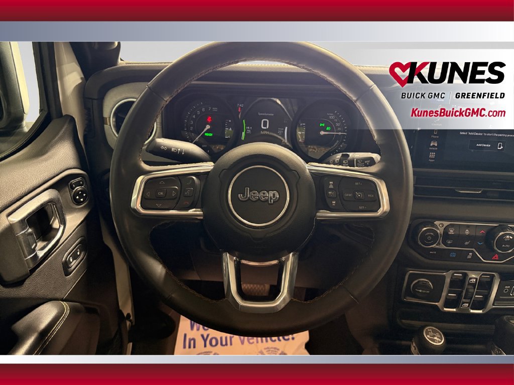 Used 2024 Jeep Wrangler Unlimited Sahara AWD/4WD image 15