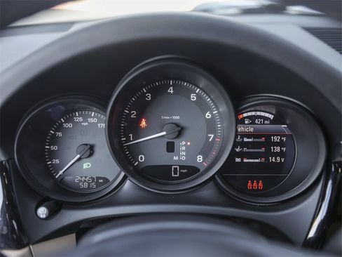 Certified 2022 Porsche Macan image 17