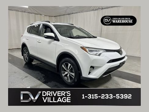 Used 2018 Toyota RAV4 XLE AWD/4WD image 1