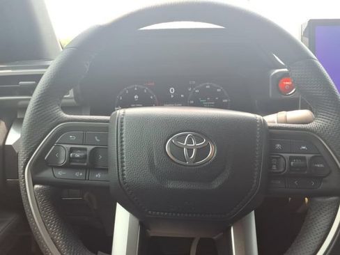 Used 2025 Toyota Tacoma TRD Off-Road AWD/4WD image 22
