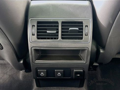 Used 2024 Jaguar F-PACE R-Dynamic S image 31