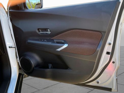 Used 2021 Nissan Kicks SR FWD image 19