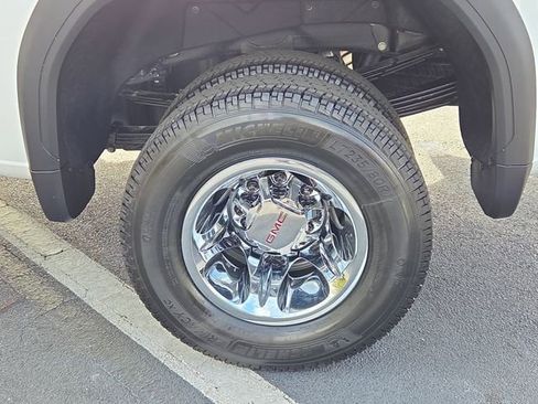 New 2026 GMC Sierra 3500 SLE image 7