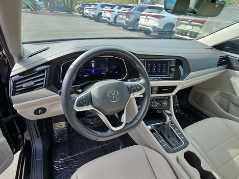 Used 2022 Volkswagen Jetta SE w/ Panoramic Sunroof Package FWD image 15