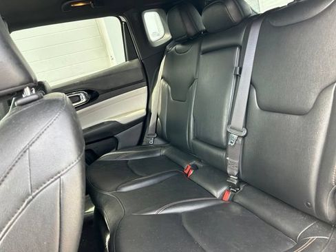 Used 2023 Jeep Compass Limited AWD/4WD image 9
