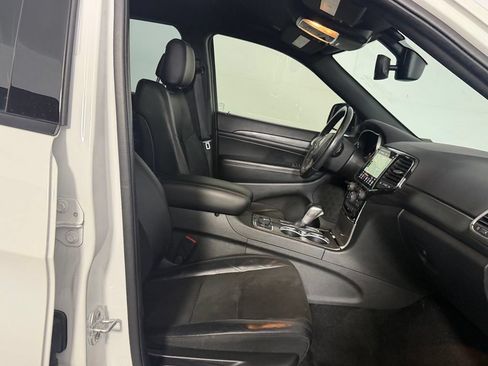 Used 2022 Jeep Grand Cherokee Laredo X AWD/4WD image 33