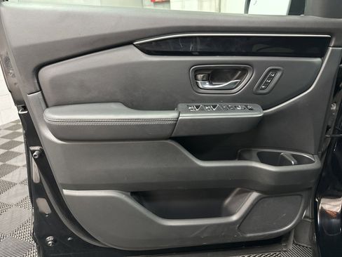 Used 2023 Honda Pilot EX-L image 18