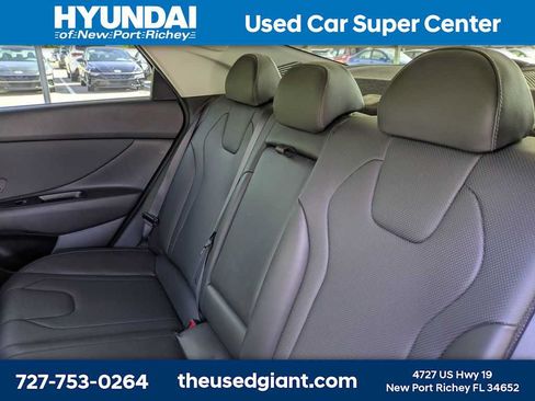 Certified 2022 Hyundai Elantra Limited FWD image 14