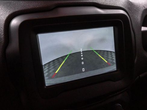 Used 2020 Jeep Renegade Latitude FWD image 8