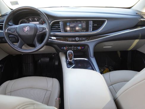Used 2020 Buick Enclave Essence image 23