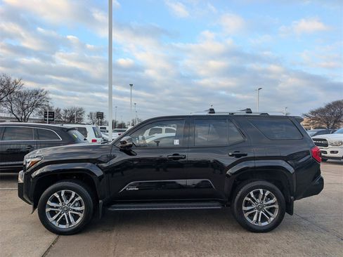 Used 2025 Toyota 4Runner Limited image 3