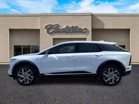 New 2026 Cadillac Optiq Luxury 2 RWD image 6