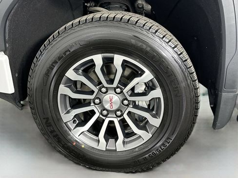 Used 2020 GMC Sierra 1500 AT4 w/ AT4 Premium Package AWD/4WD image 35