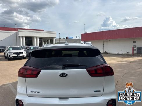 Used 2020 Kia Niro LX FWD image 6