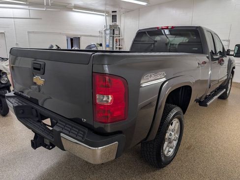 Used 2011 Chevrolet Silverado 2500 LT AWD/4WD image 4