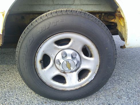 Used 2003 Chevrolet Astro w/ Convenience Pkg image 21