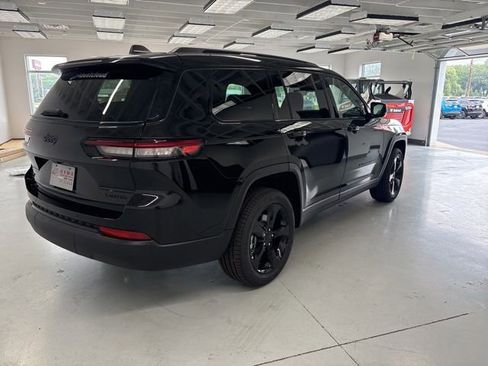 New 2025 Jeep Grand Cherokee L Limited w/ Black Appearance Package image 8